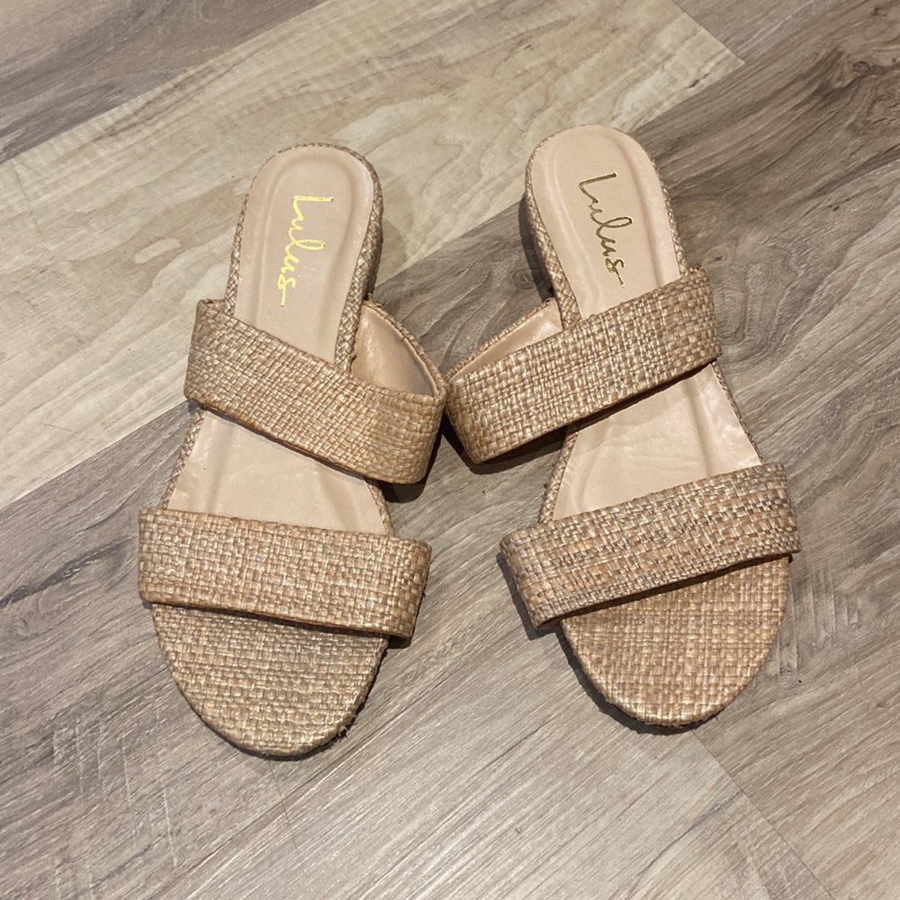 Great condition LuLus Sandals